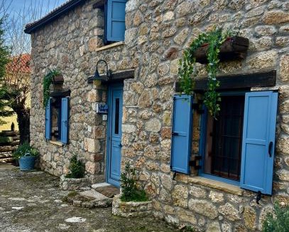 Kernitsa House | Daphne Retreat