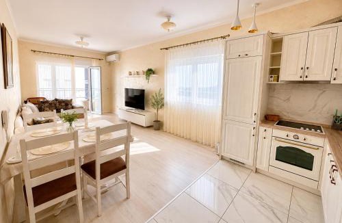 Dubovica Apartment | Darinci Suites Budva Lux