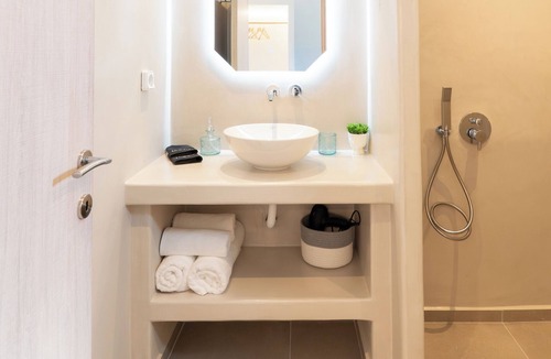 Messaria Hotel | Dauti Gold Suites