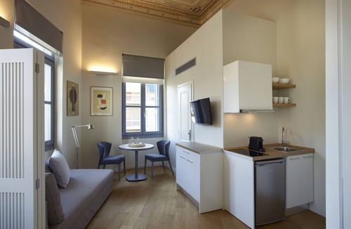 Metaxourgio Apartment | Del Taso 1850