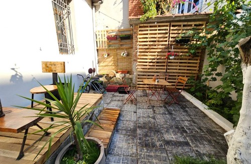 Tirana House | Delightful 4-bedroom house with AC in vibrant Tiranë