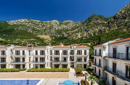 Risan Apartment | Delightful apartment with AC in charming Risan