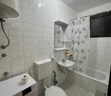 Maini Apartment | Delux M&M