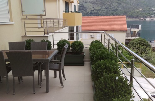 Dobrota Apartment | Deluxe 2 Bedroom Apartment with Terrace and Private Garage