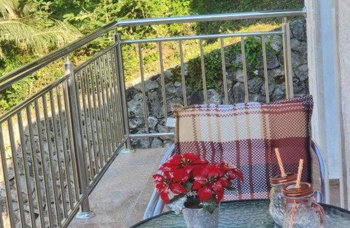 Prcanj House | Deluxe City Escape with Modern Comforts & Garage - Double Room