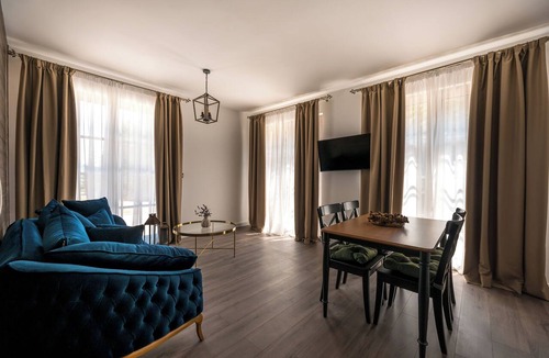 Zabljak Ski Chalet | Deluxe One-Bedroom Chalet in lovely Žabljak for a cozy stay
