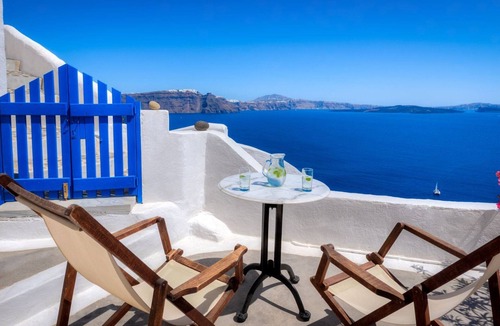 Oia Villa | Deluxe Santorini Studio | Santorini Studio | Wonderful Sea Views