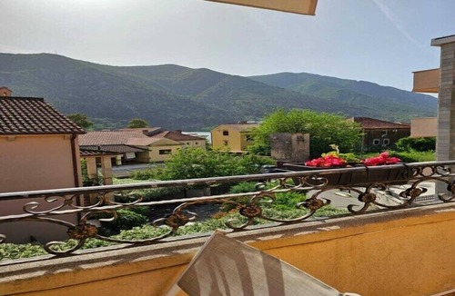 Kotor Apartment | Deluxe Top Floor Apartment with Balcony and Sea View (6)