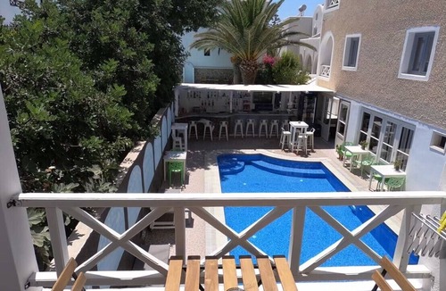 Perissa Apartment | Deluxe Triple Room 30 meters from Perissa Beach