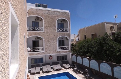 Perissa Apartment | Deluxe Triple Room 30 meters from Perissa Beach