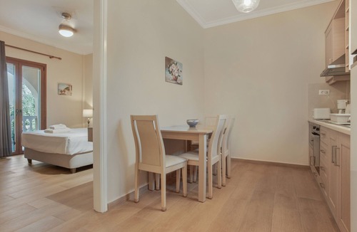 Vasilikos Apartment | Deluxe Two-Bedroom Apartment 1 with Private Veranda, Wi-Fi and Air Conditioning