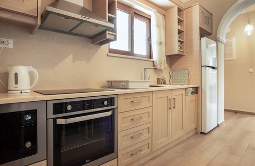 Vasilikos Apartment | Deluxe Two-Bedroom Apartment 1 with Private Veranda, Wi-Fi and Air Conditioning