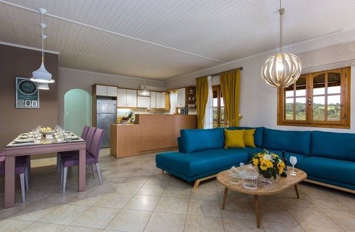 Adele Villa | Deluxe Villa Crete | Villa Lefkothea | 4 Bedroom | Swimming Pool