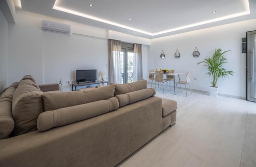 Lardos Apartment | Demiani House