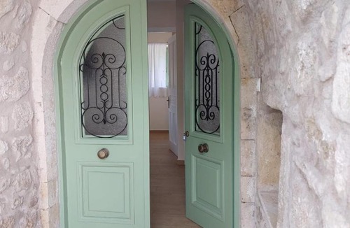 Lazarata Apartment | Dervisia Stone Houses 1