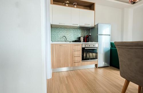Nea Peramos Apartment | Design Suites Efharis (Chateau)