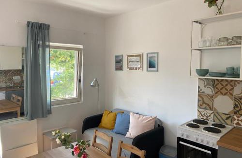 Zgrade House | Deskos sea house in Sutomore ground floor