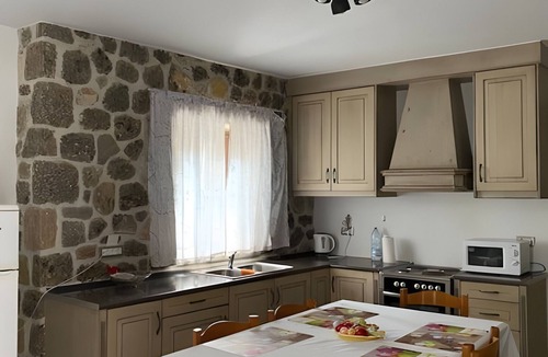 Kranidi Apartment | Despoinas Traditional Stone House