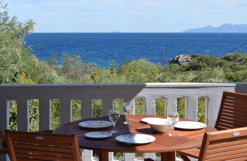 Kavala House | Detached HOLIDAY HOUSE by the sea