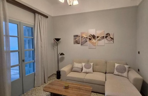 Kallithea Apartment | Detached house with garden 12 minutes from the Stavros Niarchos Foundation