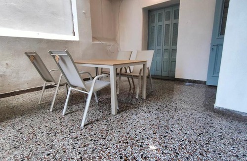 Kallithea Apartment | Detached house with garden 12 minutes from the Stavros Niarchos Foundation