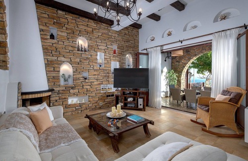 Haraki House | Detached Villa with Seaview in Charaki