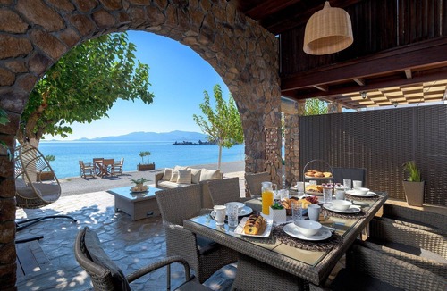Haraki House | Detached Villa with Seaview in Charaki