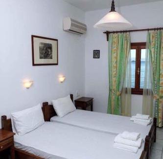 Loutraki Apartment | Dion Studios