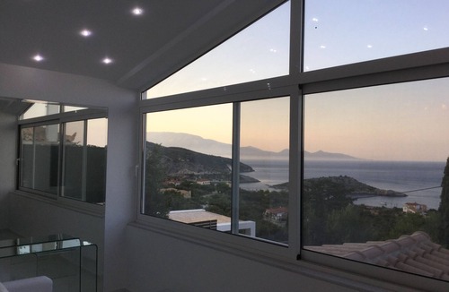 Elation Villa | Dion Villa - Pool & Jacuzzi - Sleeps 4 - Zakynthos
