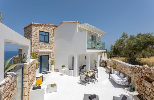 Elation Villa | Dion Villa - Pool & Jacuzzi - Sleeps 4 - Zakynthos