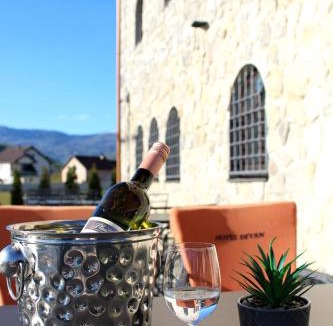 Plav Hotel | Divan