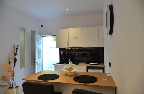 Agios Gordios Apartment | Doliva Studio 6 Apartment with Private Pool