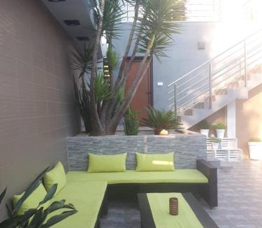Kumbor Apartment | Dolphin Villa with Private Pool & Parking