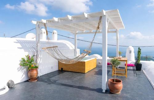 Firostefani Apartment | Dome suite,hot tub,sea view in Firostefani!