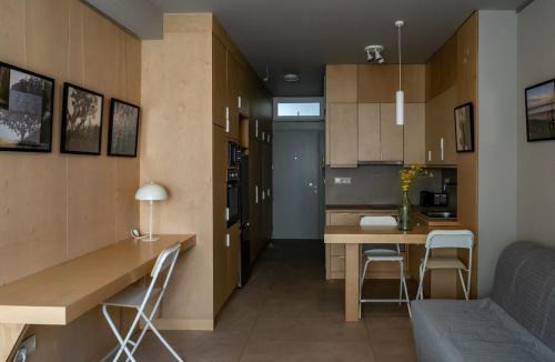 Korinthos Apartment | Downtown photographer's studio