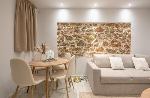 Mousio Apartment | DP Homes Exarcheia 1Α-Stone Apt near Metro & Museum