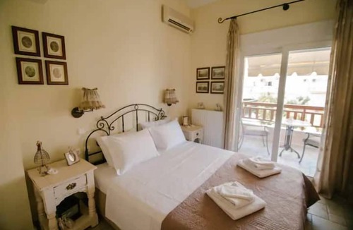 Pefkochori Villa | Dreamcatcher Luxury Villa, 1 min walk to beach