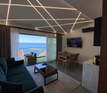 Sveti Stefan Apartment | Dzaleta Boutique Suites & Pool