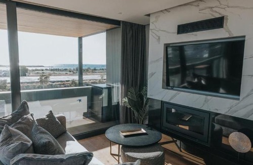 Kallithea Apartment | Earth Boutique Apartments next to Stavros Niarchos