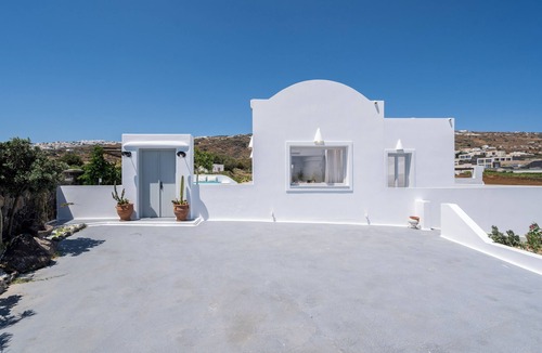 Kamari Villa | East Side Private villa , 2 bedroom & jacuzzi