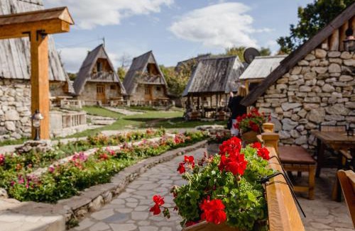 Poscenje Resort | Eco Village Nevidio