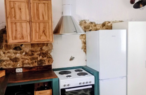 Kardamena House | Efi Studios Old Stone Barn House | Walk to Beach | 1-4 Guests