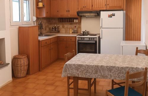 Grammatikou Apartment | EFTHYMIOS ΦΘΗΝΗ και ΗΣΥΧΗ ΔΙΑΜΟΝΗ
