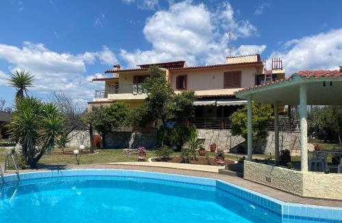Gerakini Villa | Eirini's ART HOUSE