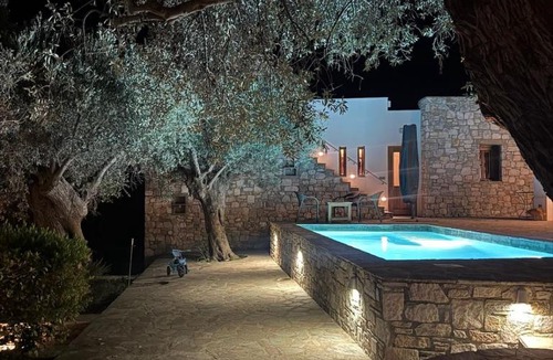 Kymi-Aliveri Villa | Eirini Villa by ΜΡS