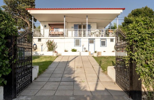 Nea Iraklia House | Eléora House