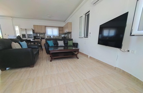 Agia Pelagia Apartment | Ela Beachfront Penthouse With Jacuzzi & Sea View