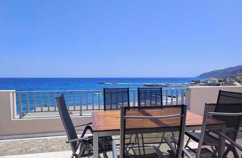 Agia Pelagia Apartment | Ela Beachfront Penthouse With Jacuzzi & Sea View