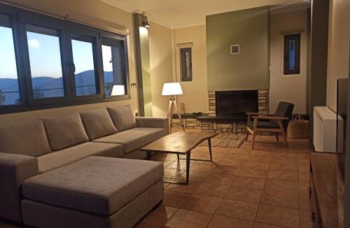 Karpenisi House | Elatos Boutique MountainHouse