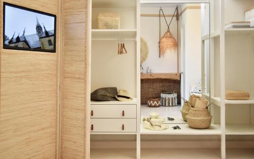 Abela Apartment | Elefthia Syros Exclusive Suite-Sea View & Jacuzzi
